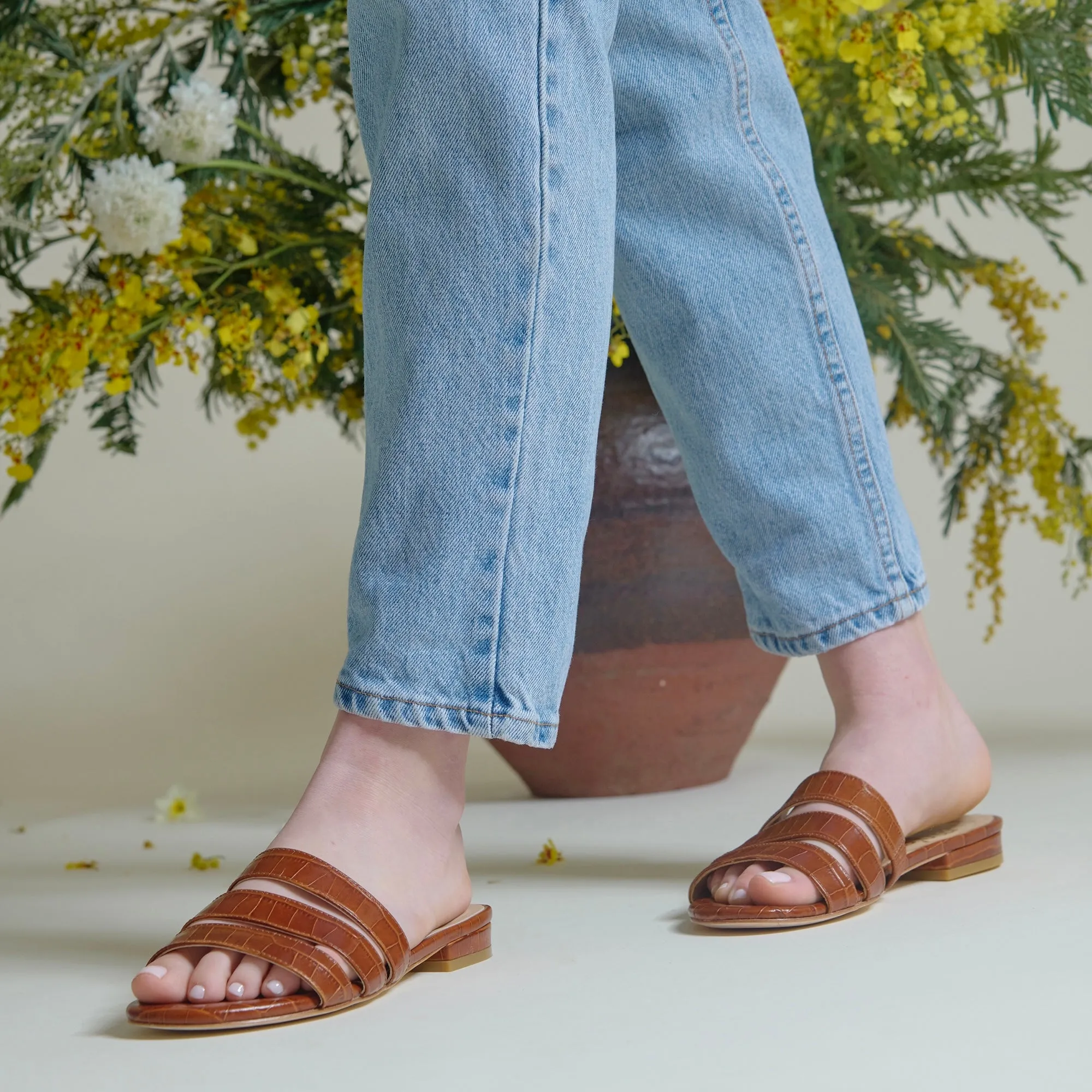 CJ Sandals - Cognac