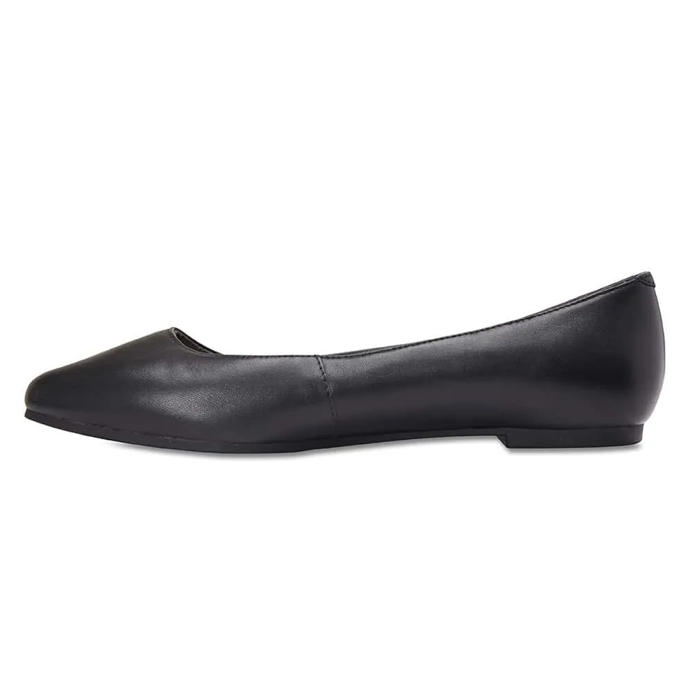 Lucia Flat in Black Leather