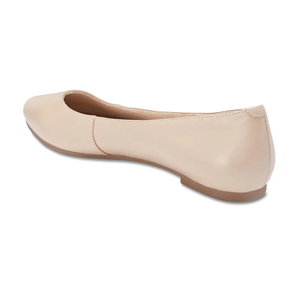 Lucia Flat in Nude Leather